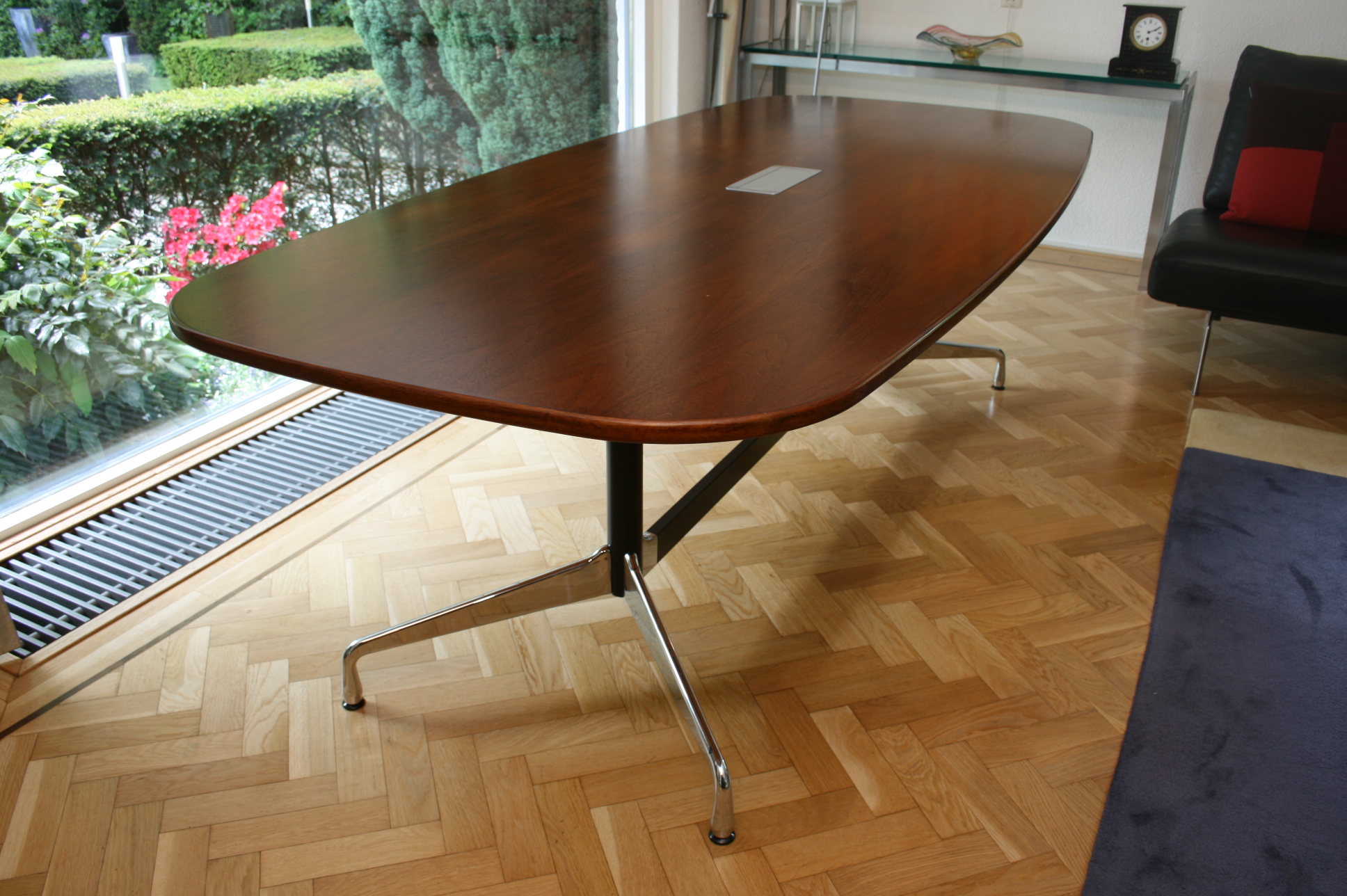 Segmented best sale table vitra